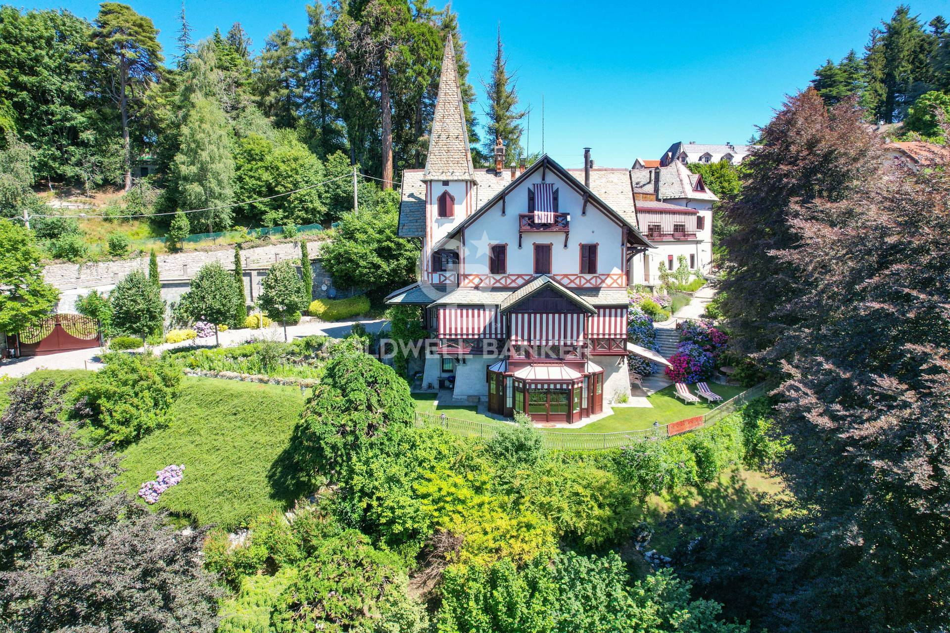 Villa in vendita a Brunate (CO)