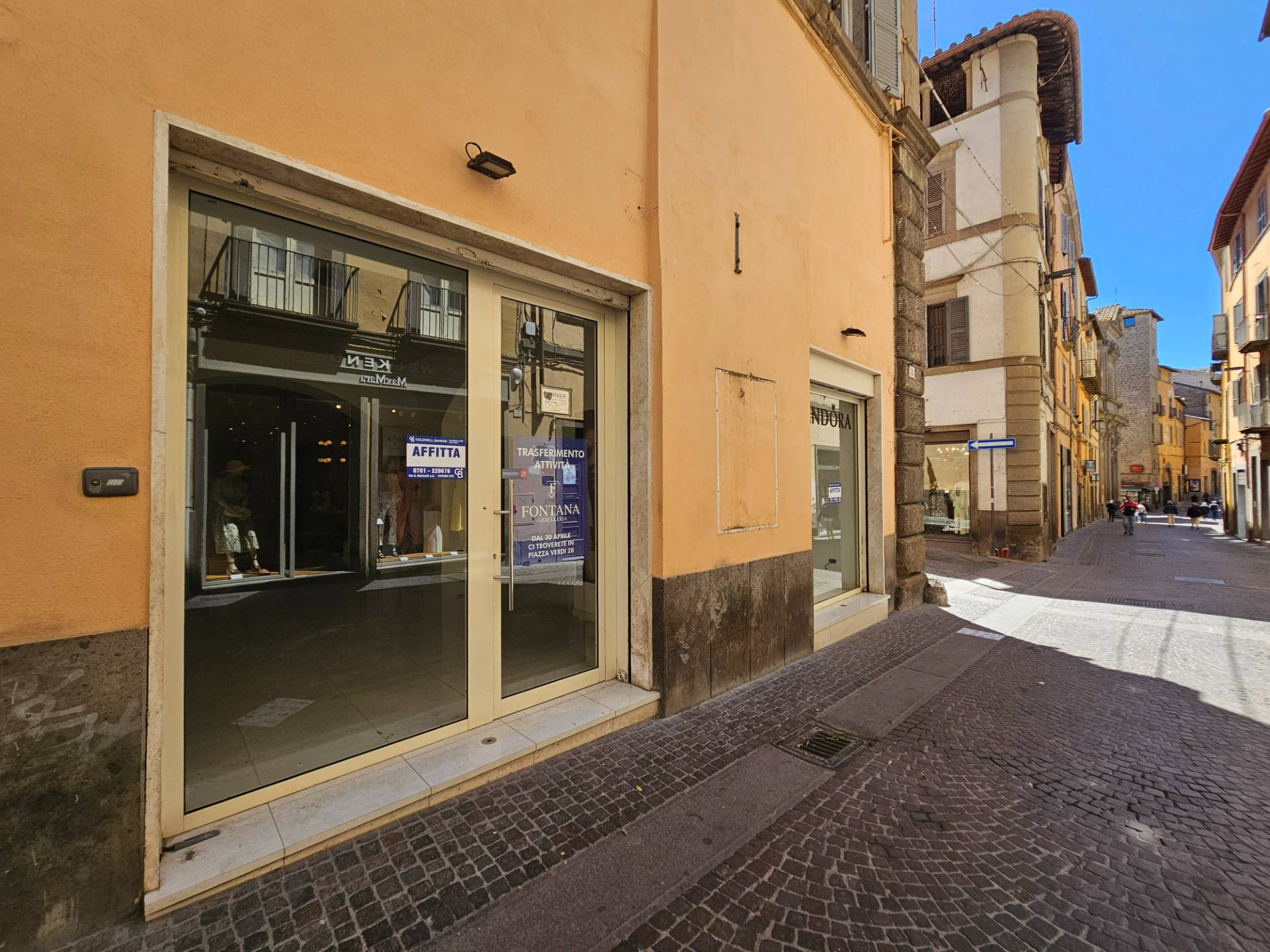 Locale commerciale in affitto a Viterbo
