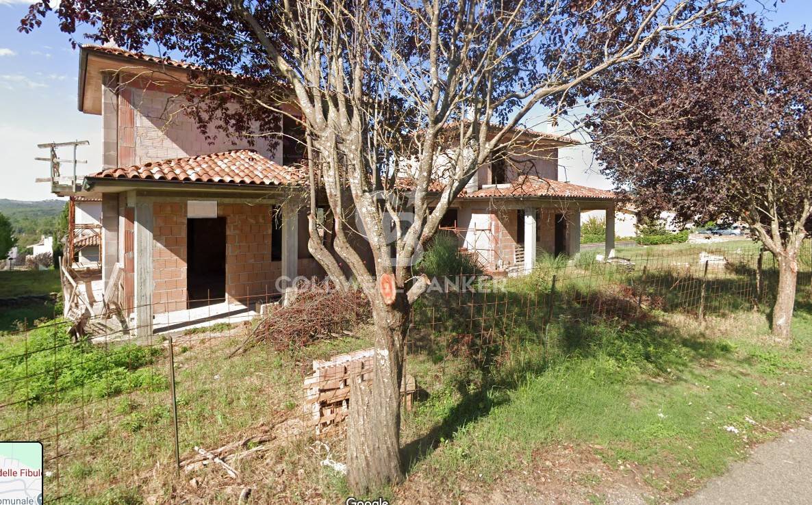 Bifamiliare in vendita a Sutri