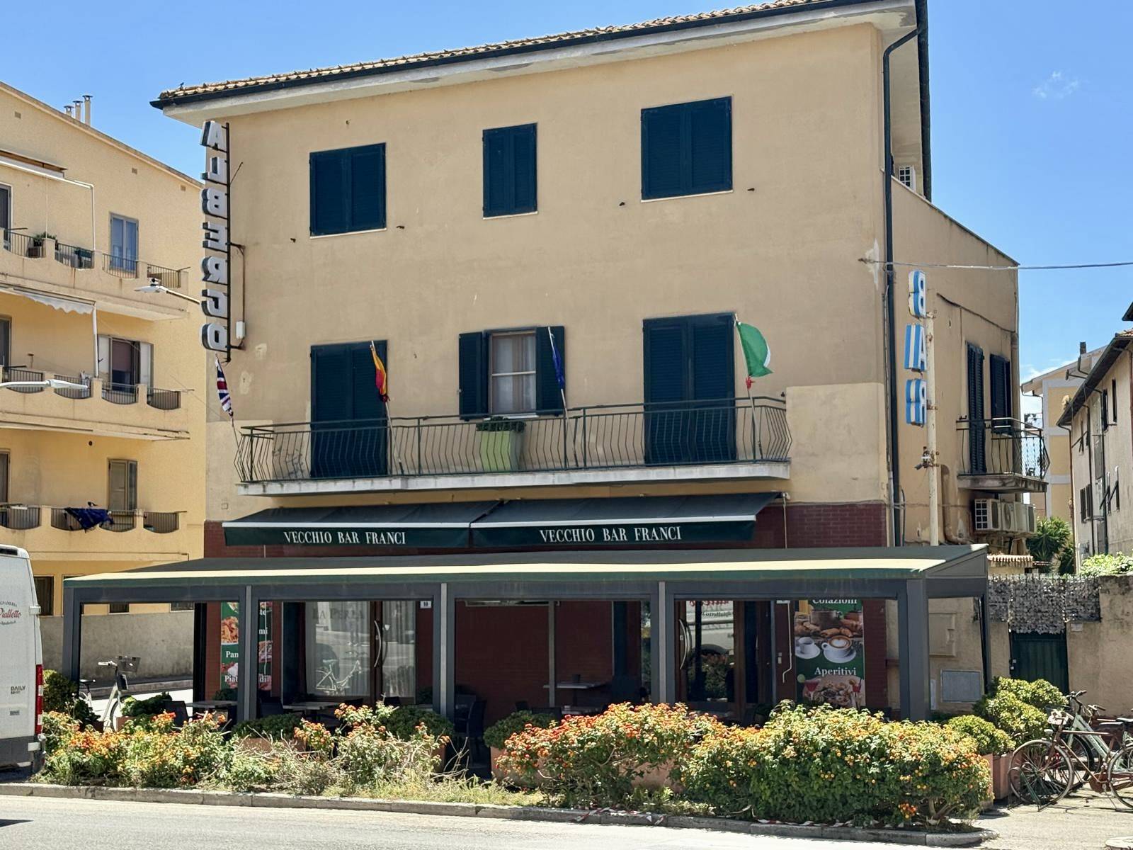 Attività commerciale in vendita a Orbetello