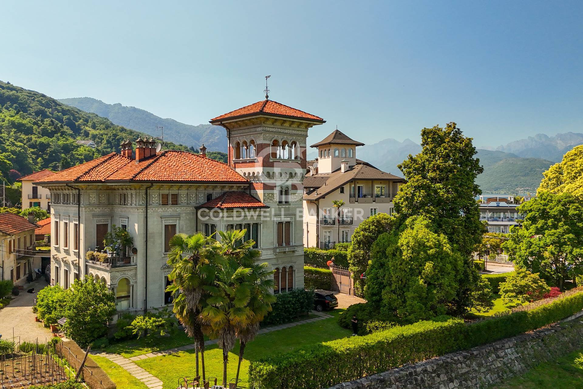 Villa for sale in Stresa