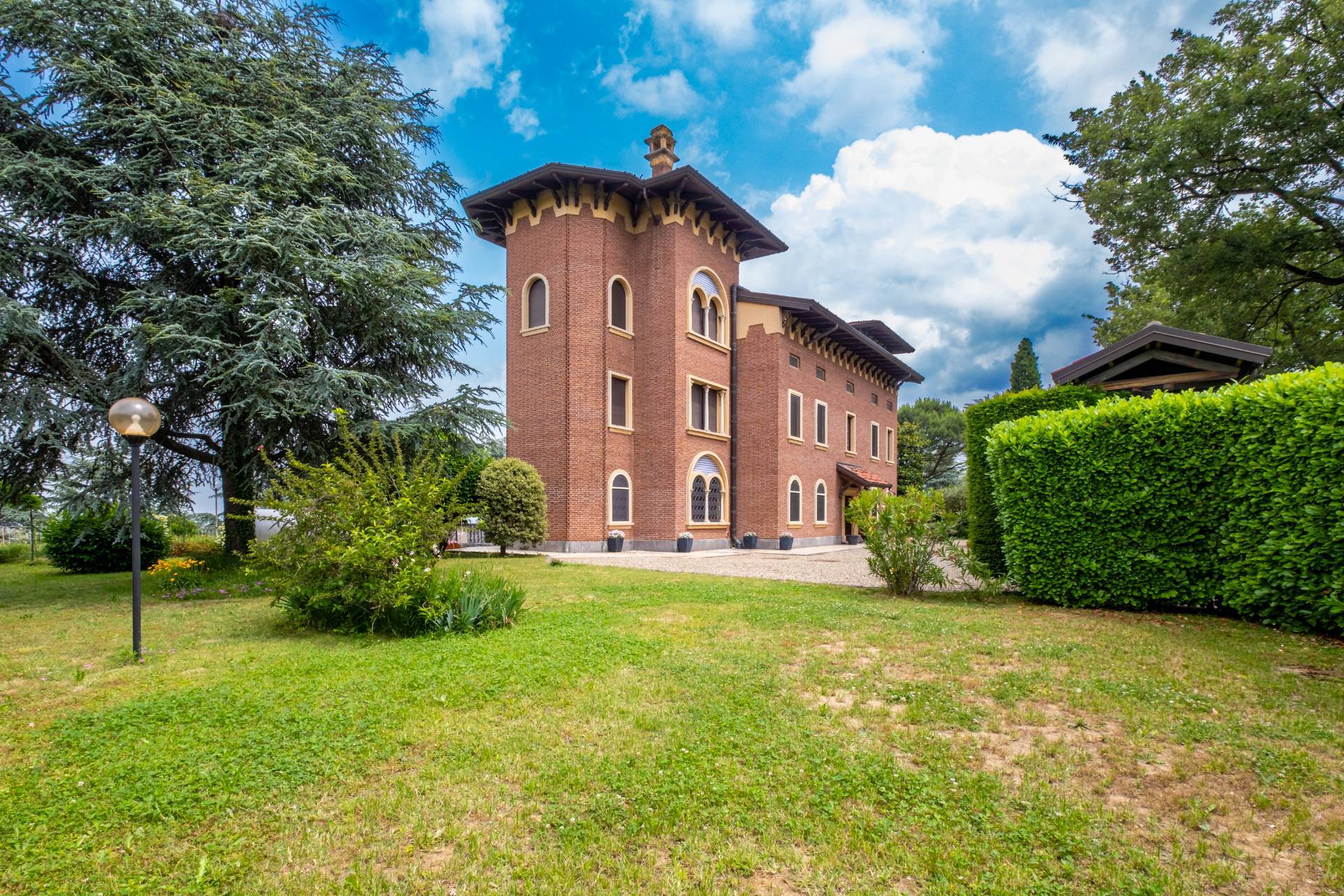 Villa in vendita a Valenza