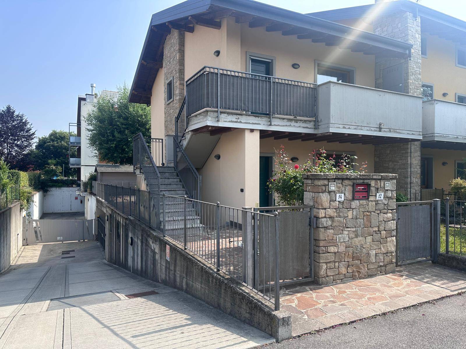 3 locali in vendita a Levate