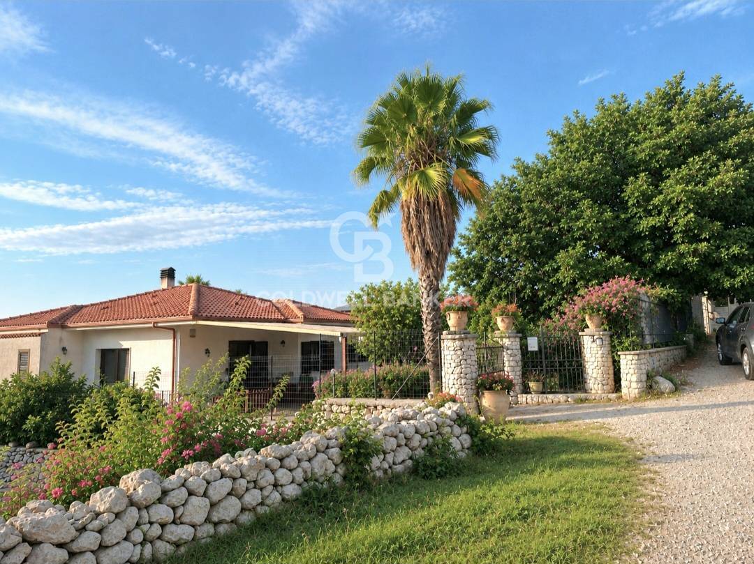Coldwell Banker Maxi Real Estate