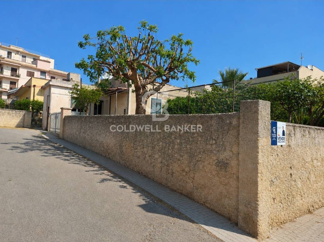 Coldwell Banker Maxi Real Estate