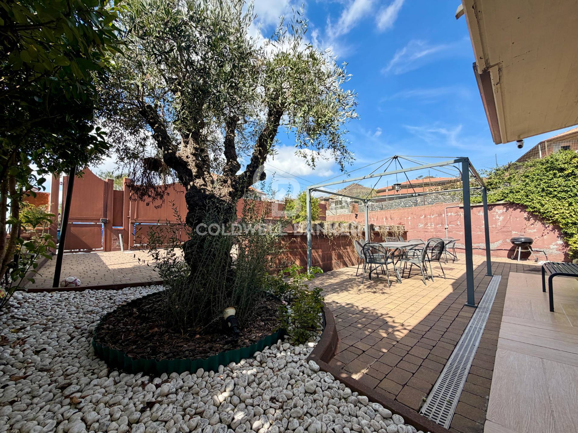 Villa in vendita a Nicolosi - foto 1