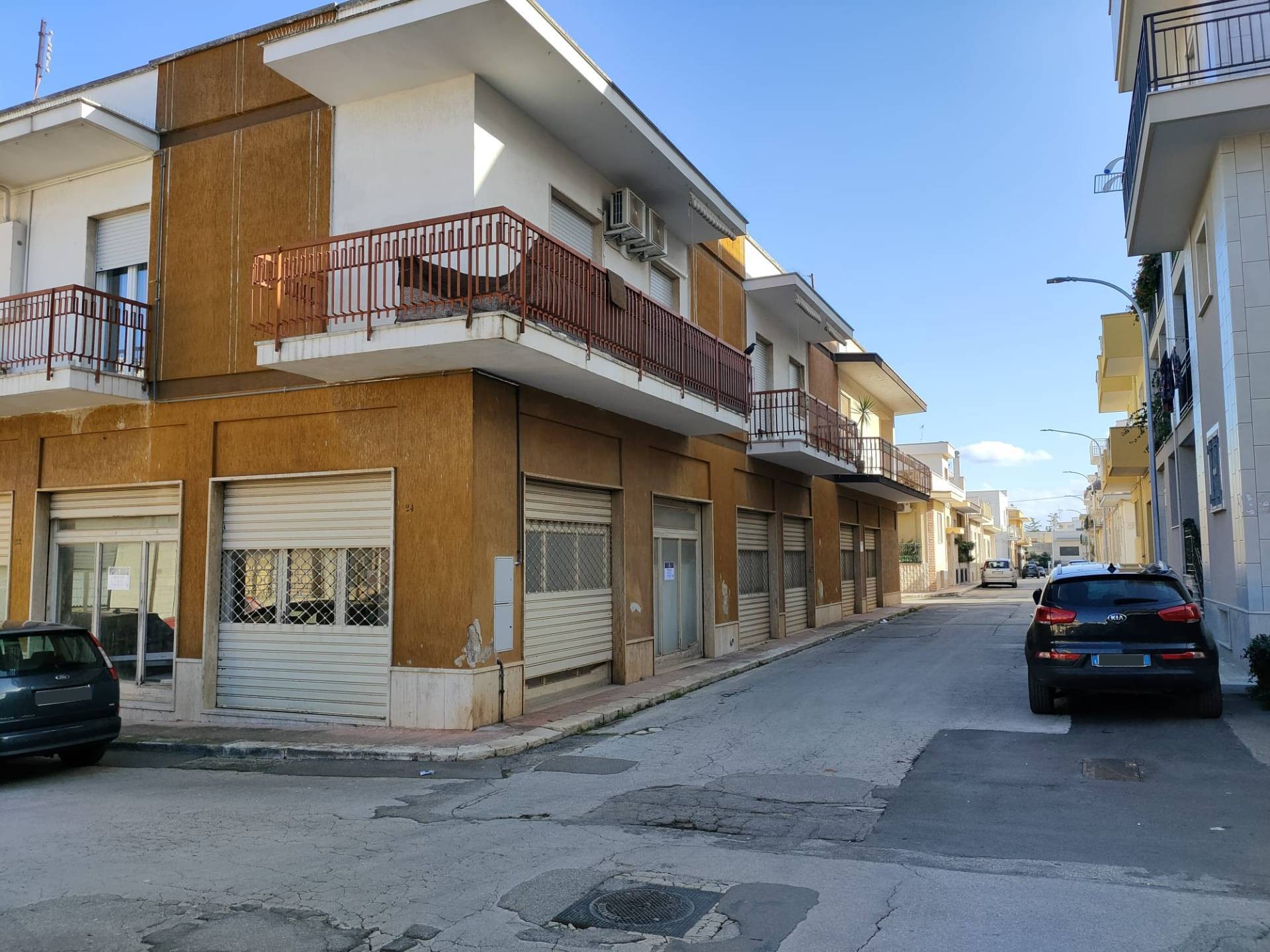 Negozio in vendita a Turi