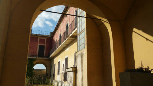 Palazzo in vendita a Ercolano (NA)