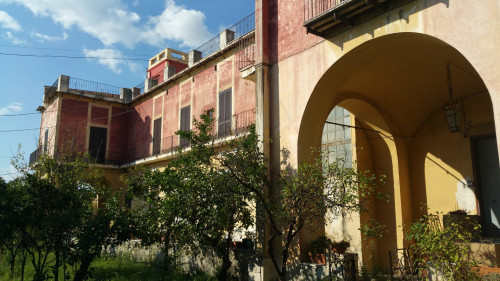 Palazzo in vendita a Ercolano (NA)