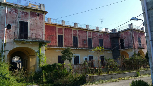 Palazzo in vendita a Ercolano (NA)