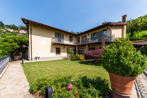 Villa in Vendita a Bergamo