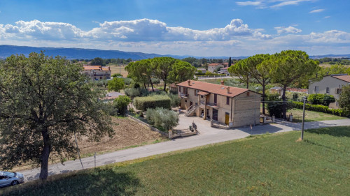 Rustico/Casale/Corte in vendita a Assisi