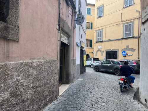 Fondo commerciale in affitto a Viterbo (VT)