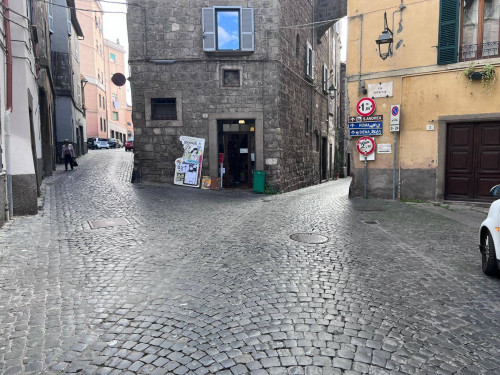 Fondo commerciale in affitto a Viterbo (VT)