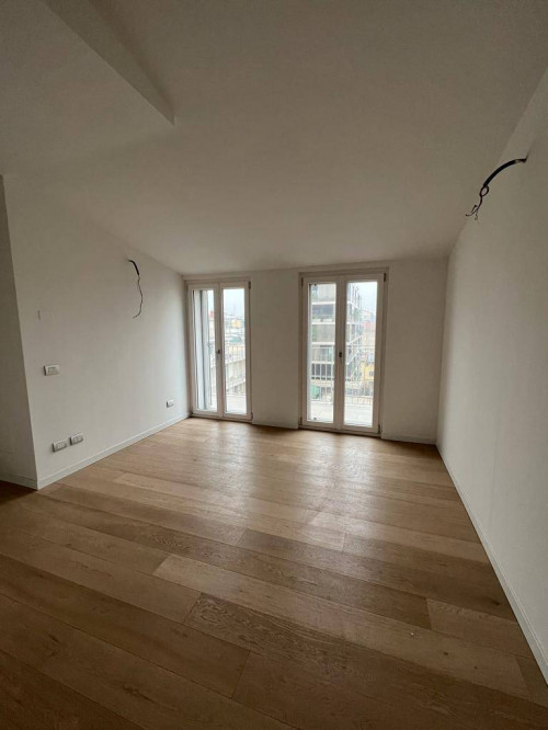 4 or more Rooms for rent in Milano