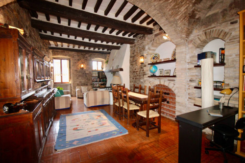 Casa semi indipendente in vendita a Assisi