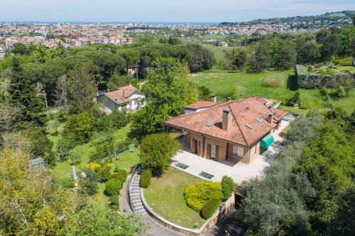 Villa for sale in Pesaro