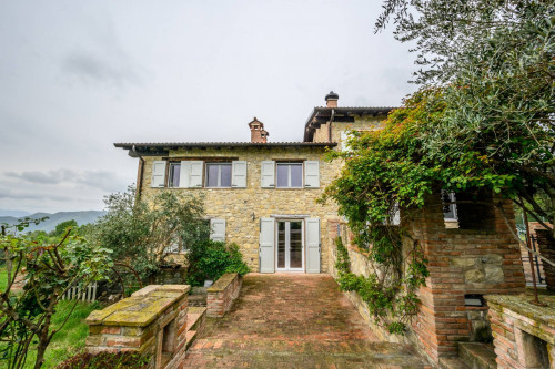 Villa for sale in Marzabotto