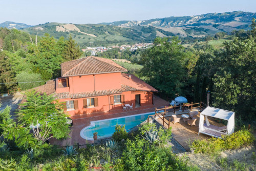 Villa in affitto a Montescudo-monte Colombo (RN)