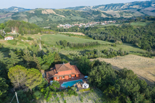 Villa in affitto a Montescudo-monte Colombo (RN)