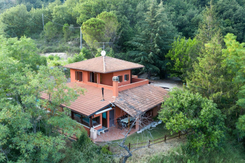 Villa in affitto a Montescudo-monte Colombo (RN)