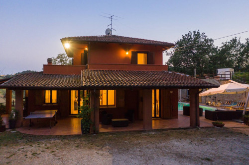 Villa in affitto a Montescudo-monte Colombo (RN)