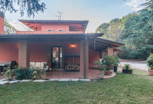 Villa in affitto a Montescudo-monte Colombo (RN)