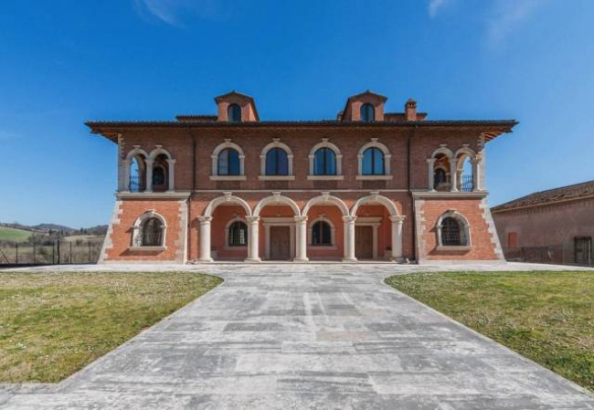 Villa for sale in Pergola
