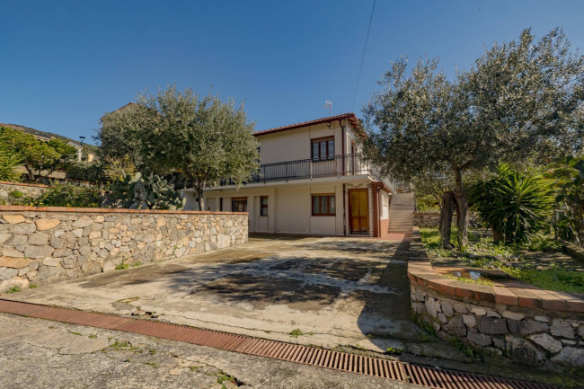 Villa in vendita a Borgio Verezzi (SV)