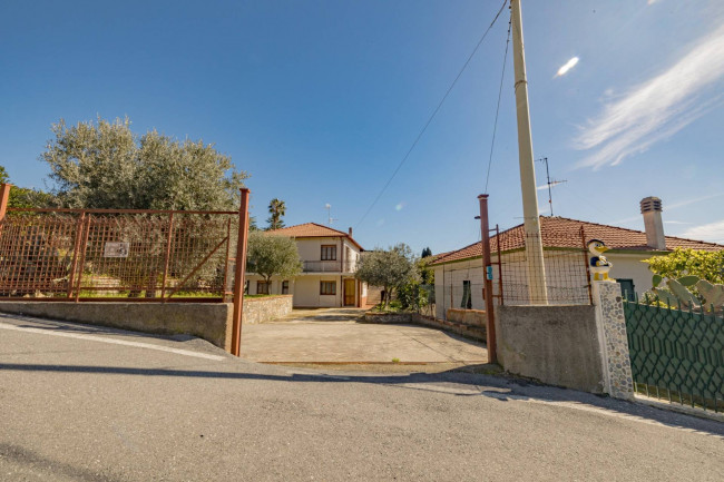 Villa in vendita a Borgio Verezzi (SV)