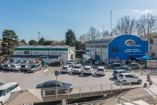 Attività commerciale in vendita a Cesena (FC)