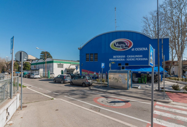 Attività commerciale in vendita a Cesena (FC)