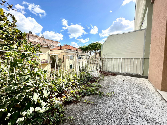 Casa semi-indipendente in vendita a Marina Centro, Rimini (RN)