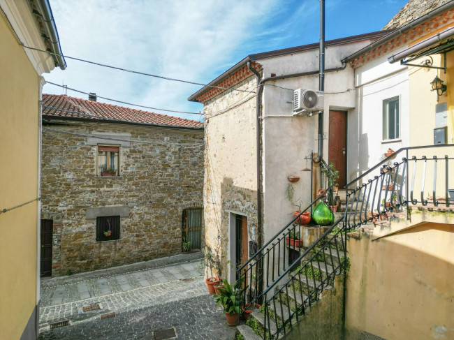 Casa semi-indipendente in vendita a Prignano Cilento (SA)