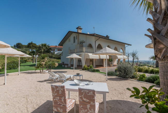 Villa in vendita a Rimini (RN)