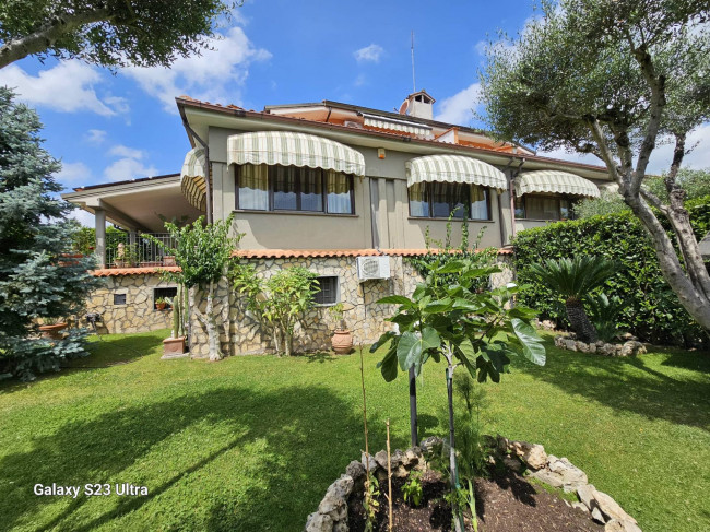 Villa in vendita a Le Rughe, Formello (RM)