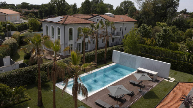 Villa in Affitto a Forte dei Marmi