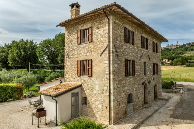 Rustico/Casale/Corte in vendita a Assisi