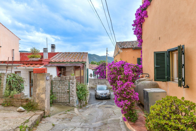 Appartamento in vendita a Campo Nell'elba (LI)