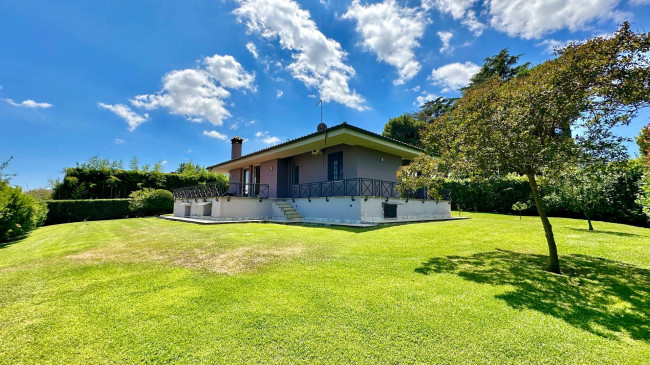 Villa in vendita a Bracciano (RM)