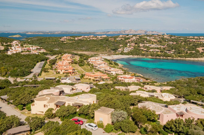 Appartamento in vendita a Arzachena