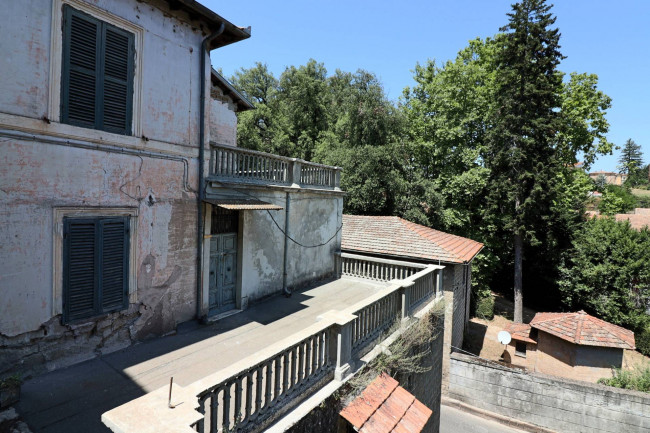 Casa semi-indipendente in vendita a Ronciglione (VT)