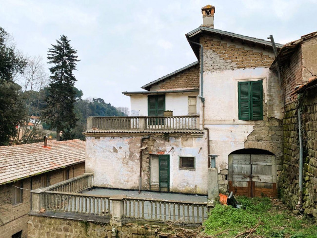 Casa semi-indipendente in vendita a Ronciglione (VT)