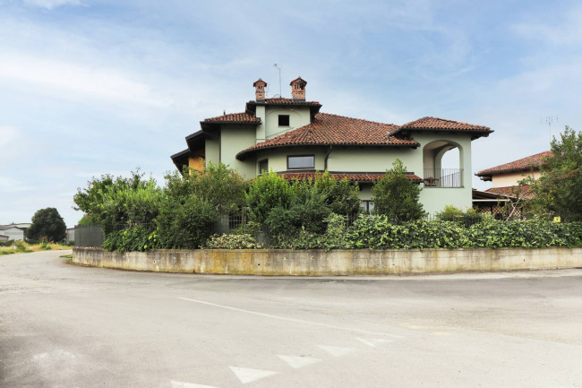 Villa bifamiliare in vendita a Fossano