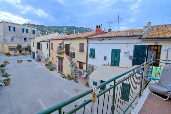 Casa indipendente in vendita a Campo Nell'elba (LI)