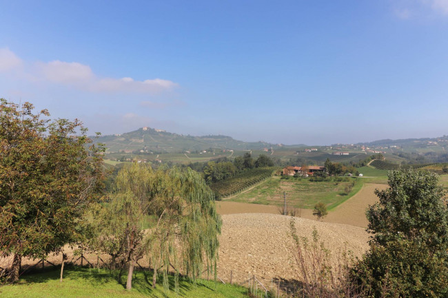 Villa in vendita a Monforte D'alba (CN)