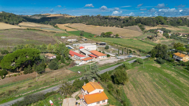 Capannone in vendita a Tarquinia (VT)