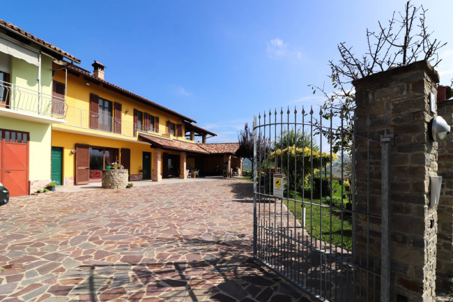 Villa in vendita a Monforte D'alba (CN)