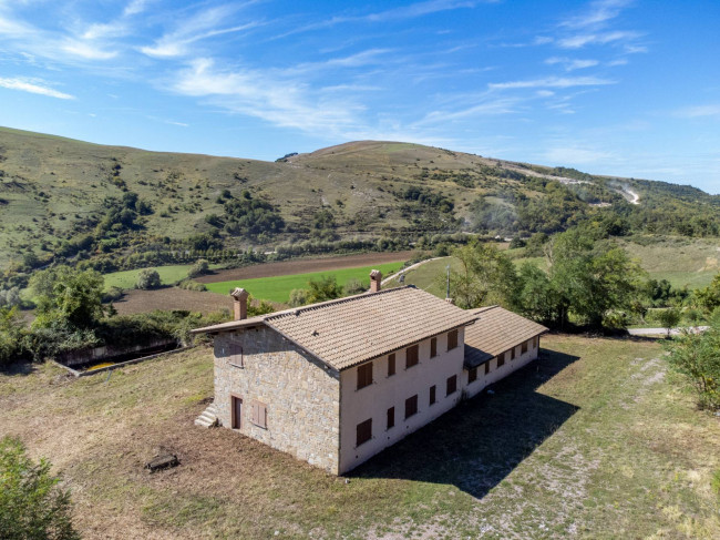 Rustico in vendita a Gubbio (PG)