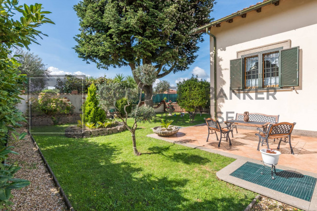 Villa in vendita a Grottaferrata (RM)